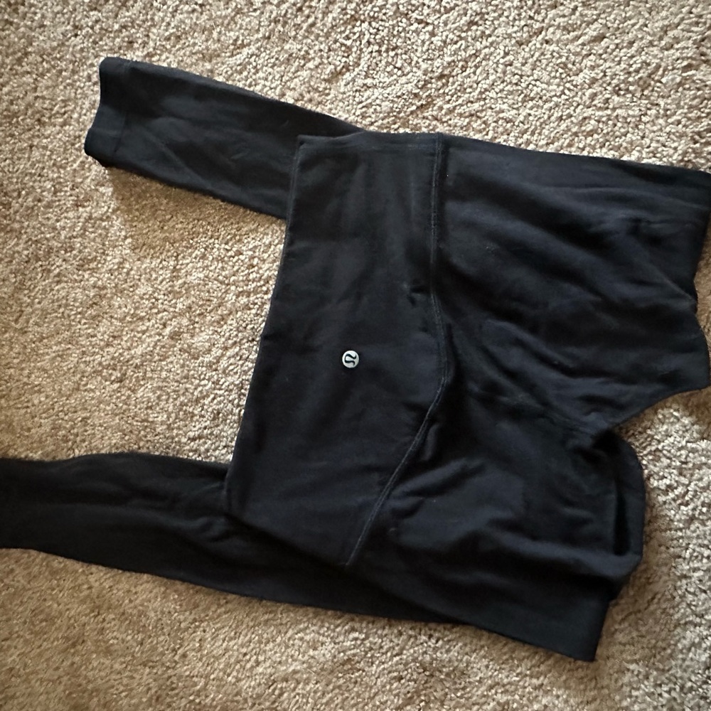 LULULEMON SIZE 6 LEGGINGS 25”